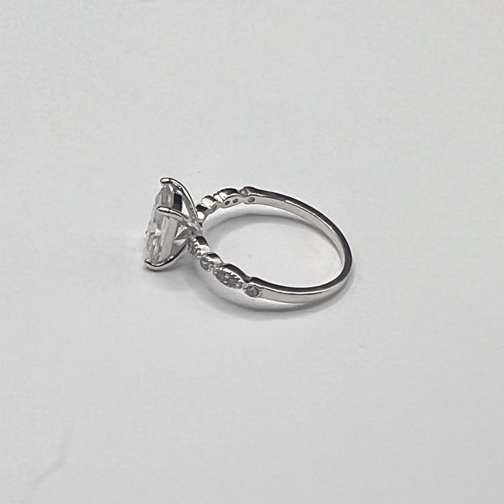 925 Sterling Silver 2.00CT MOISSANITE Women's Ring size 6,7 or 8 - Picture 9 of 17